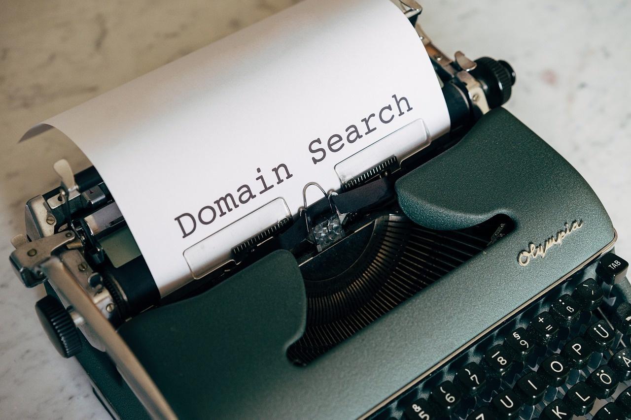 Choose_the_right_domain_name.jpeg