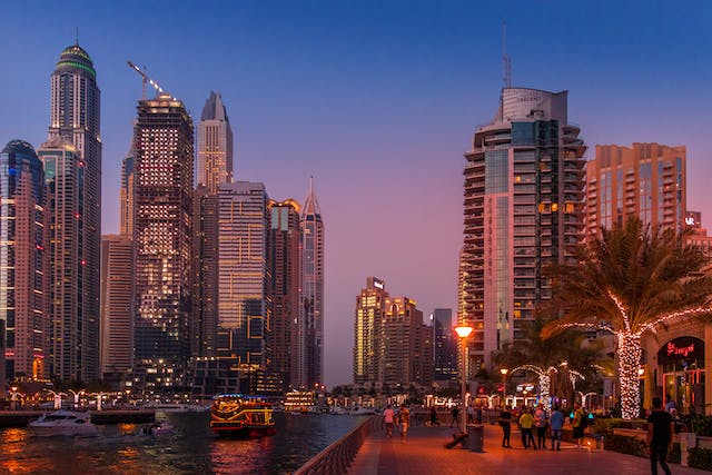 Market_Risk_Assessment_in_UAE_Investment_Management.jpg