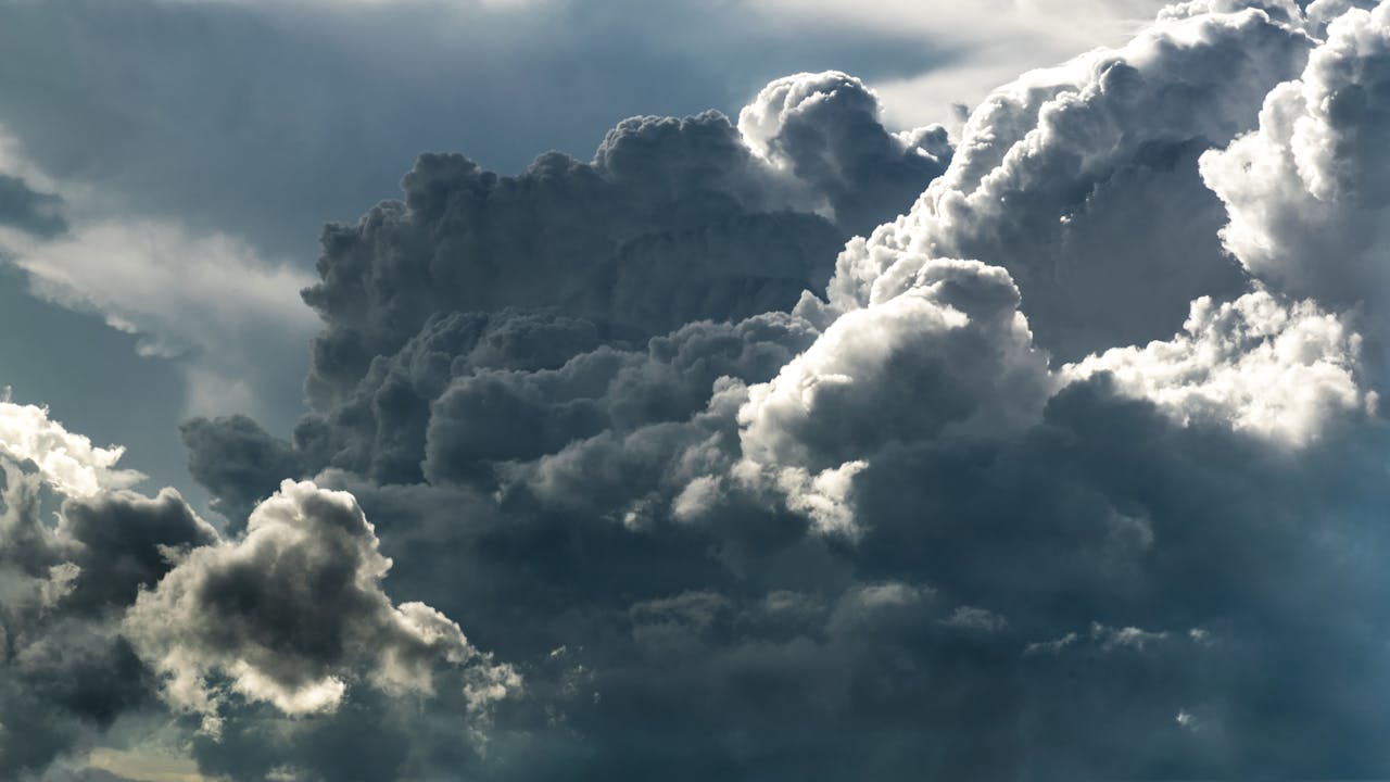 UK Braces for Storm Floris with Powerful Winds and Heavy Rain