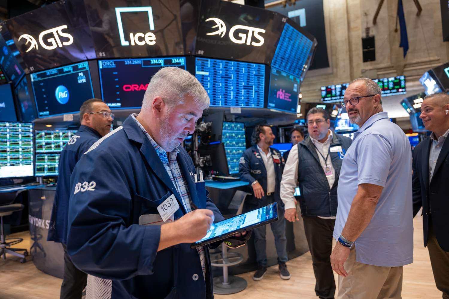 U.S. Stock Markets Slide Amid Weak Economic Data and Tariff Fears