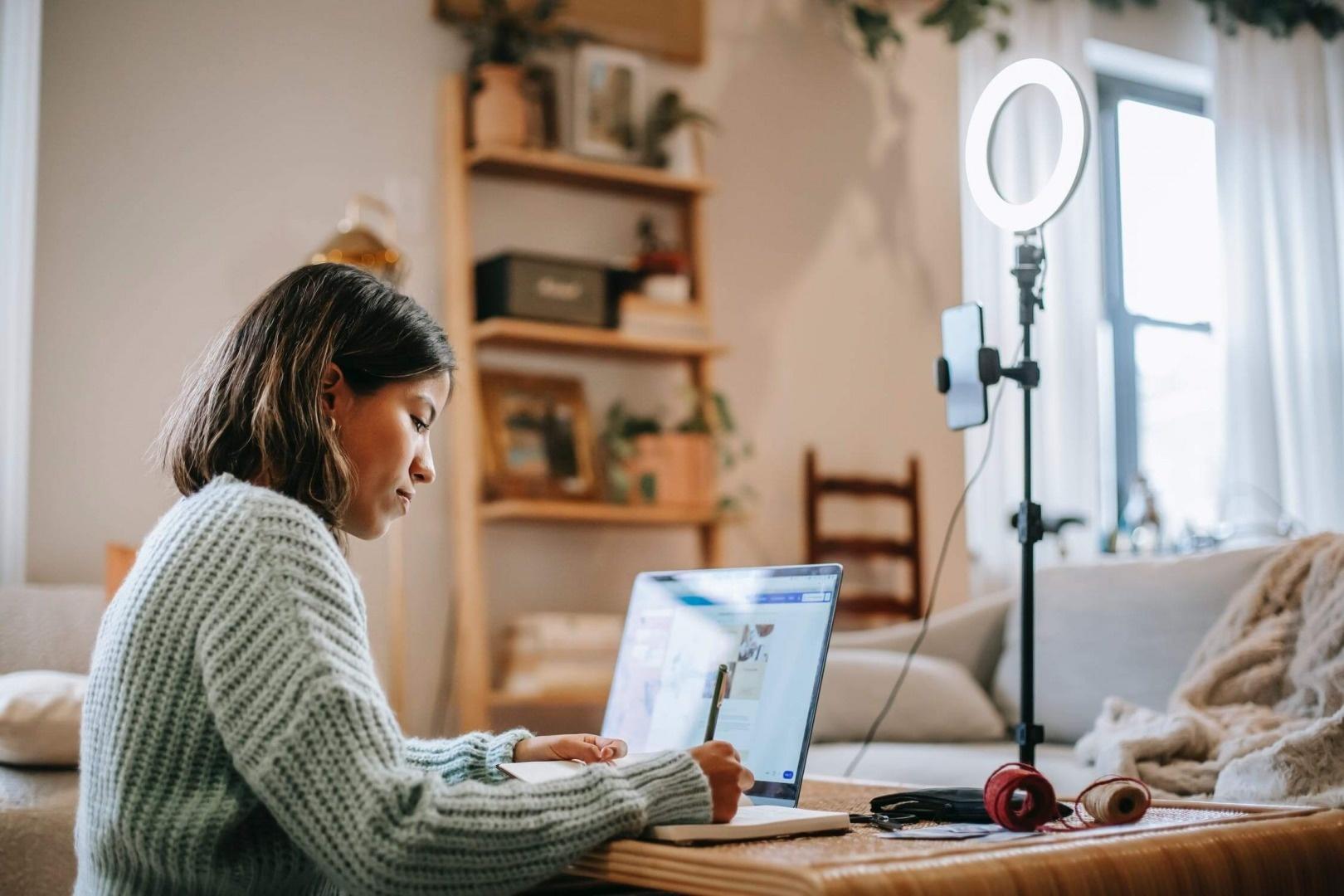 5 Marketing Collateral Ideas to Empower Your Content Marketing Strategy