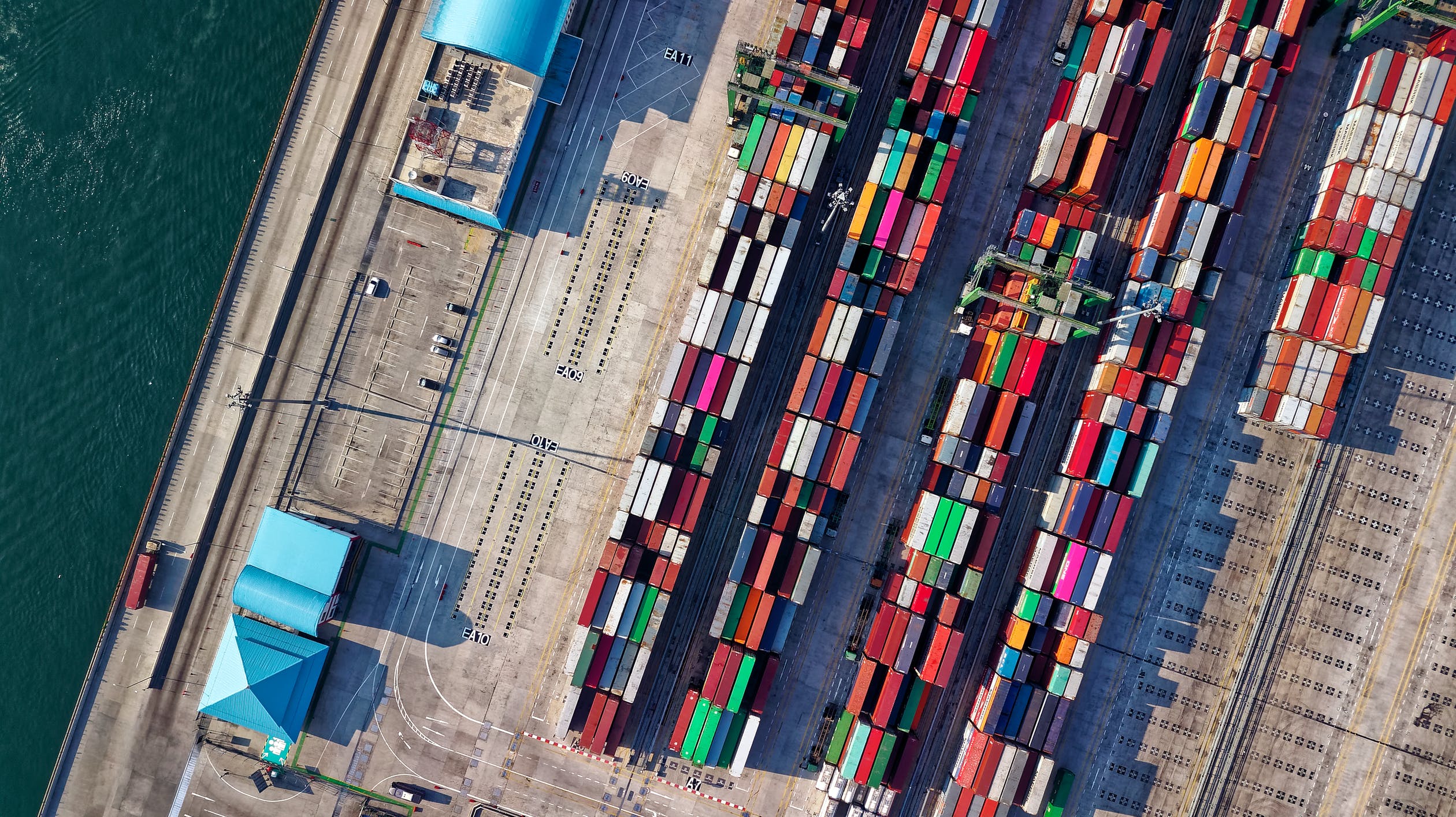Benefits and Applications of IoT Powered Supply Chains