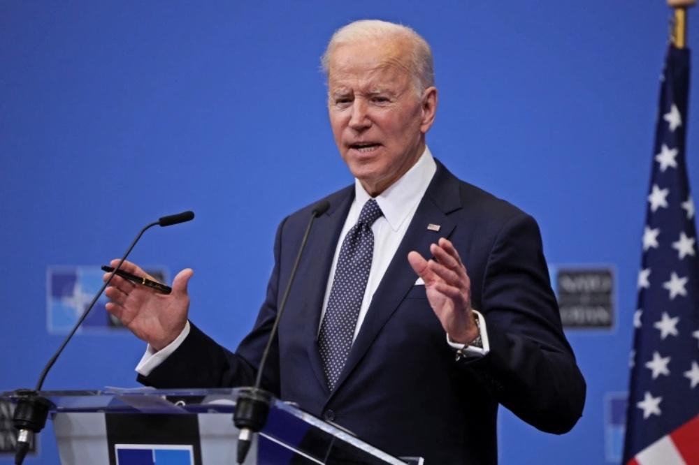 Biden Urges Putin to Stop the War in Ukraine Amid War Crimes
