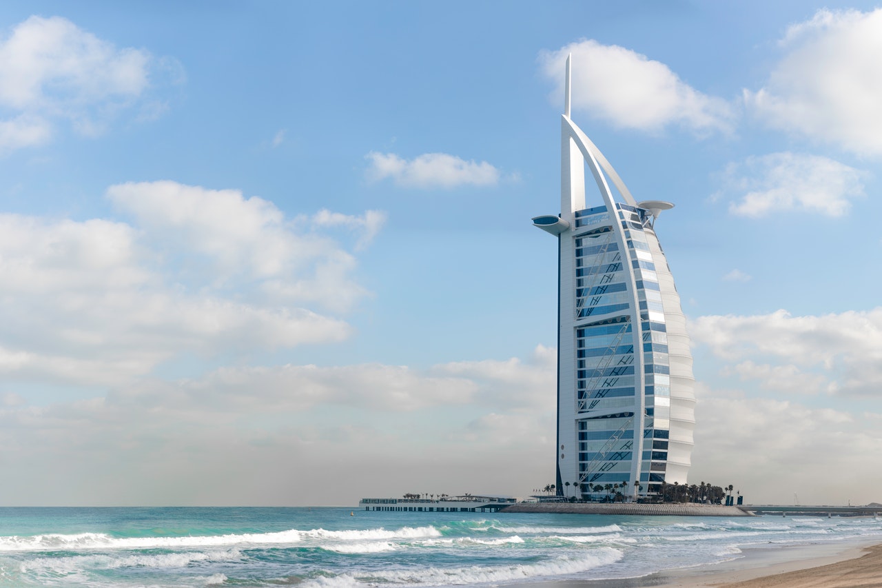 Moving to Dubai to Work Remotely: 5 Things You Should Know 
