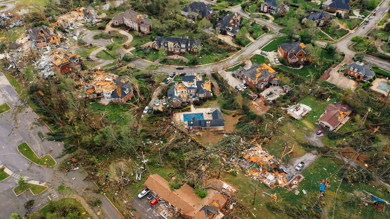 Help After a Hurricane: Rebuilding Finances After a Storm