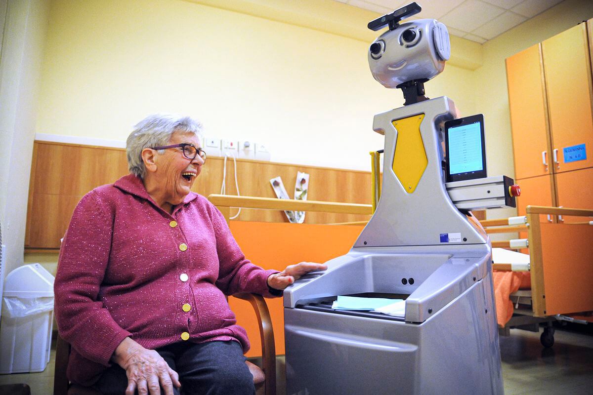 How Companion Robots Can Assist the Elderly