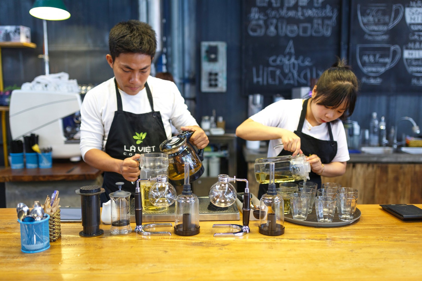 How to Attract and Retain Important People For Your Business