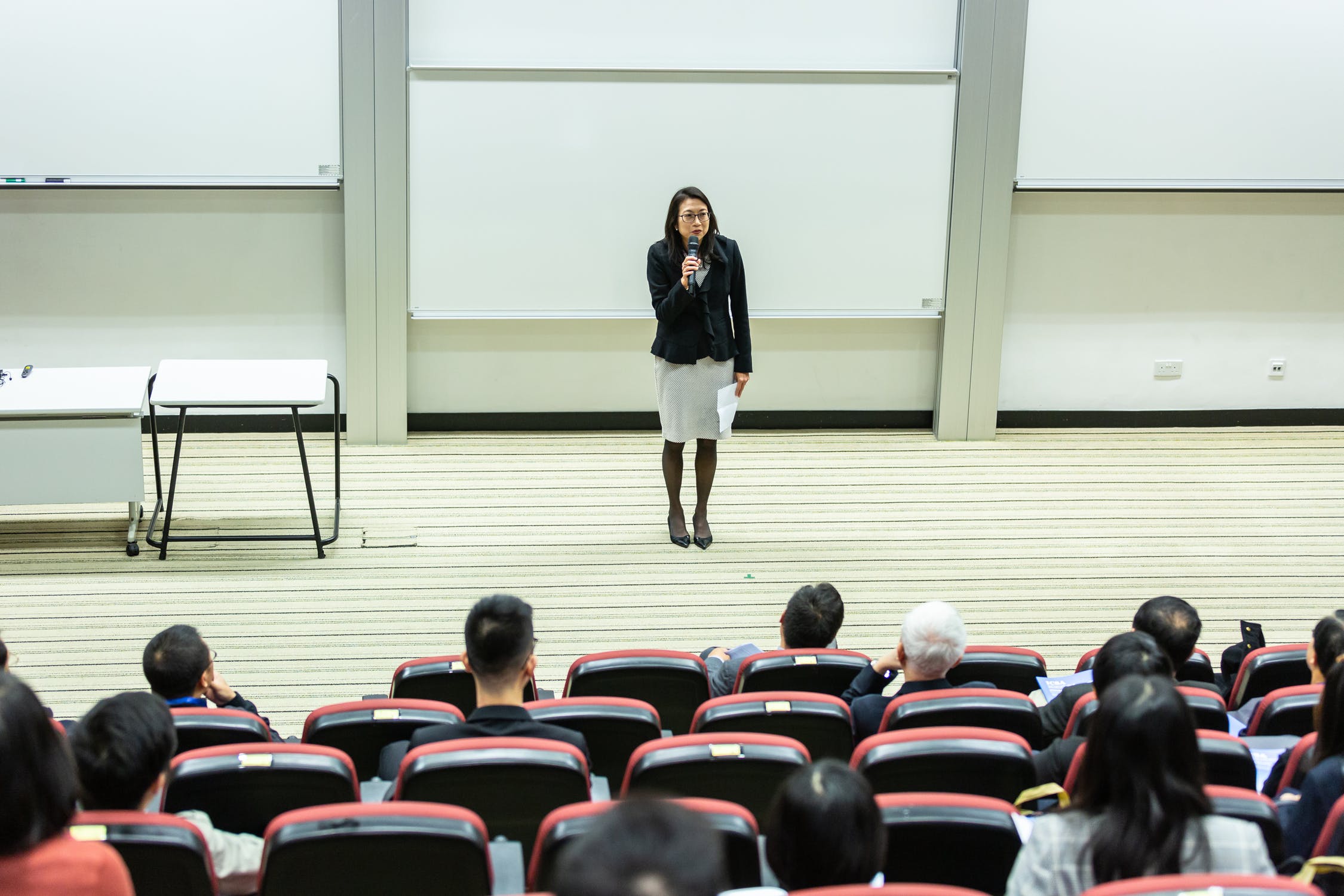 Reviewing the Effectiveness of Lecturing