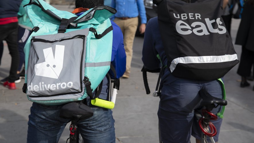 The Gig Economy: Navigating the Pros and Cons in a Global Context