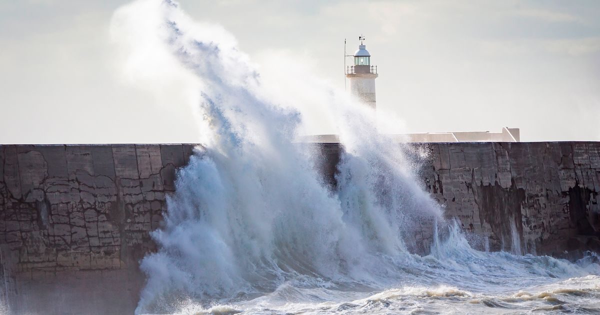 Storm Eunice: Millions Are Urged to Stay at Home