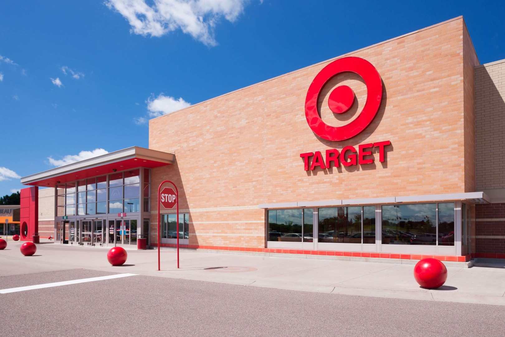 Target Shares Dropped to 25% in Early Trading Amid Inventory Problems