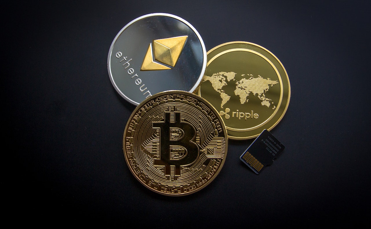 When Did the Most Popular Cryptocurrencies Reach Their Peak in Popularity, and Why?