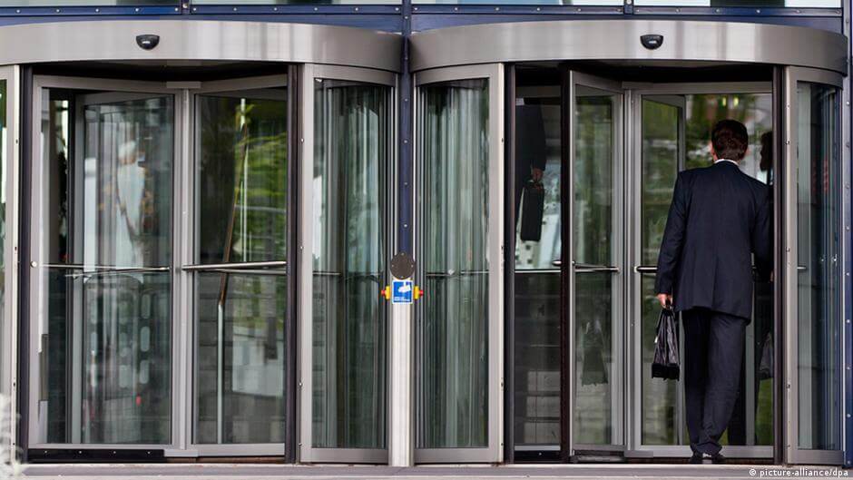 Why the Best Leaders Act Like a Revolving Door