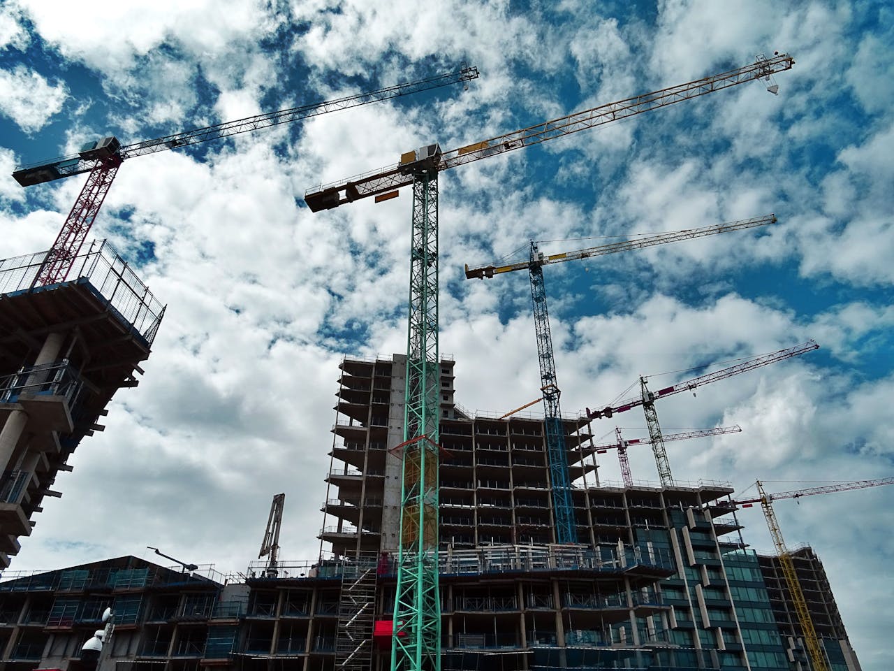 Construction Site Safety Laws: A Guide for Workers and Employers