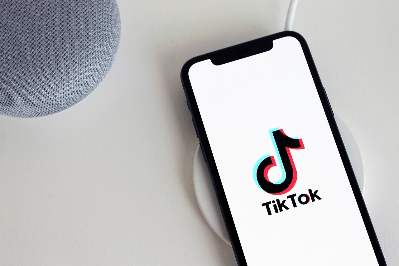 TikTok Removes Songs From Universal Music Artists Such as Taylor Swift and Drake