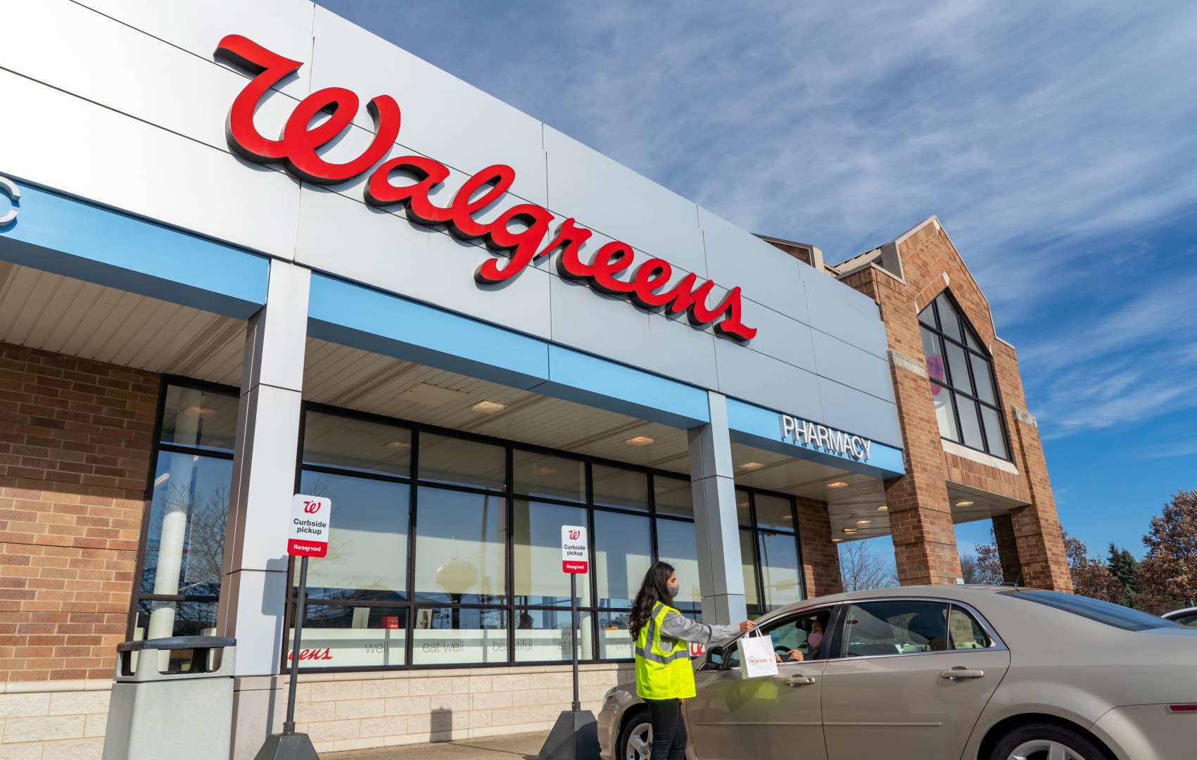 Walgreens to Cancel Corporate Bonuses Amidst Financial Struggles