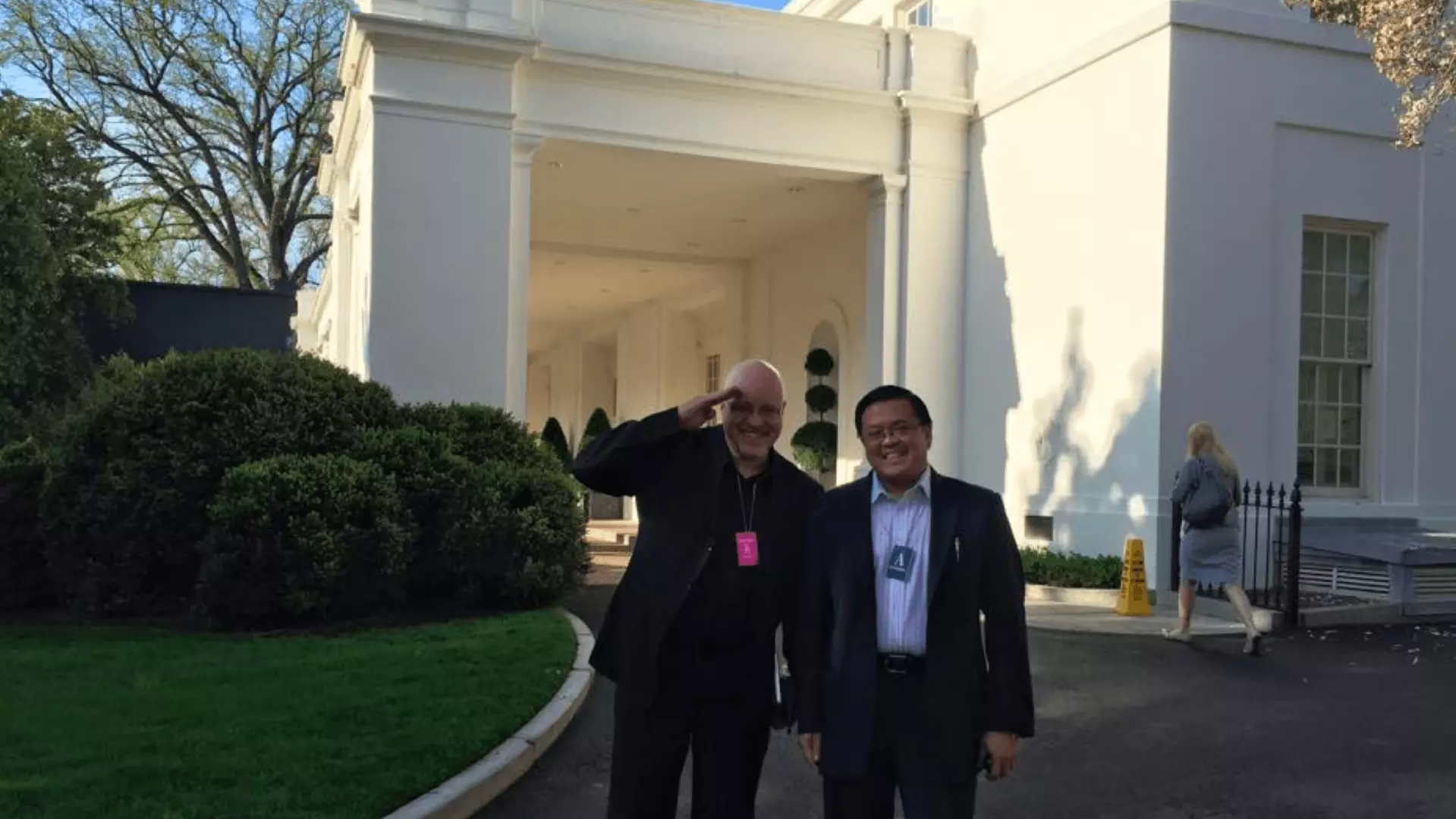 Alex_Sion_and_I_outside_the_West_Wing_entrance_in_2016.png