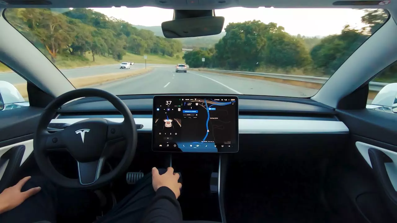 Tesla_Auto_Pilot.jpeg