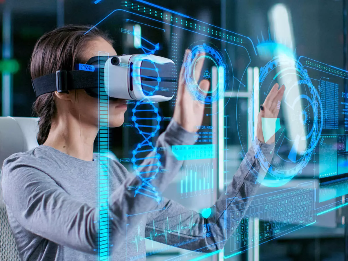 4 Ways You Can Leverage AR and VR