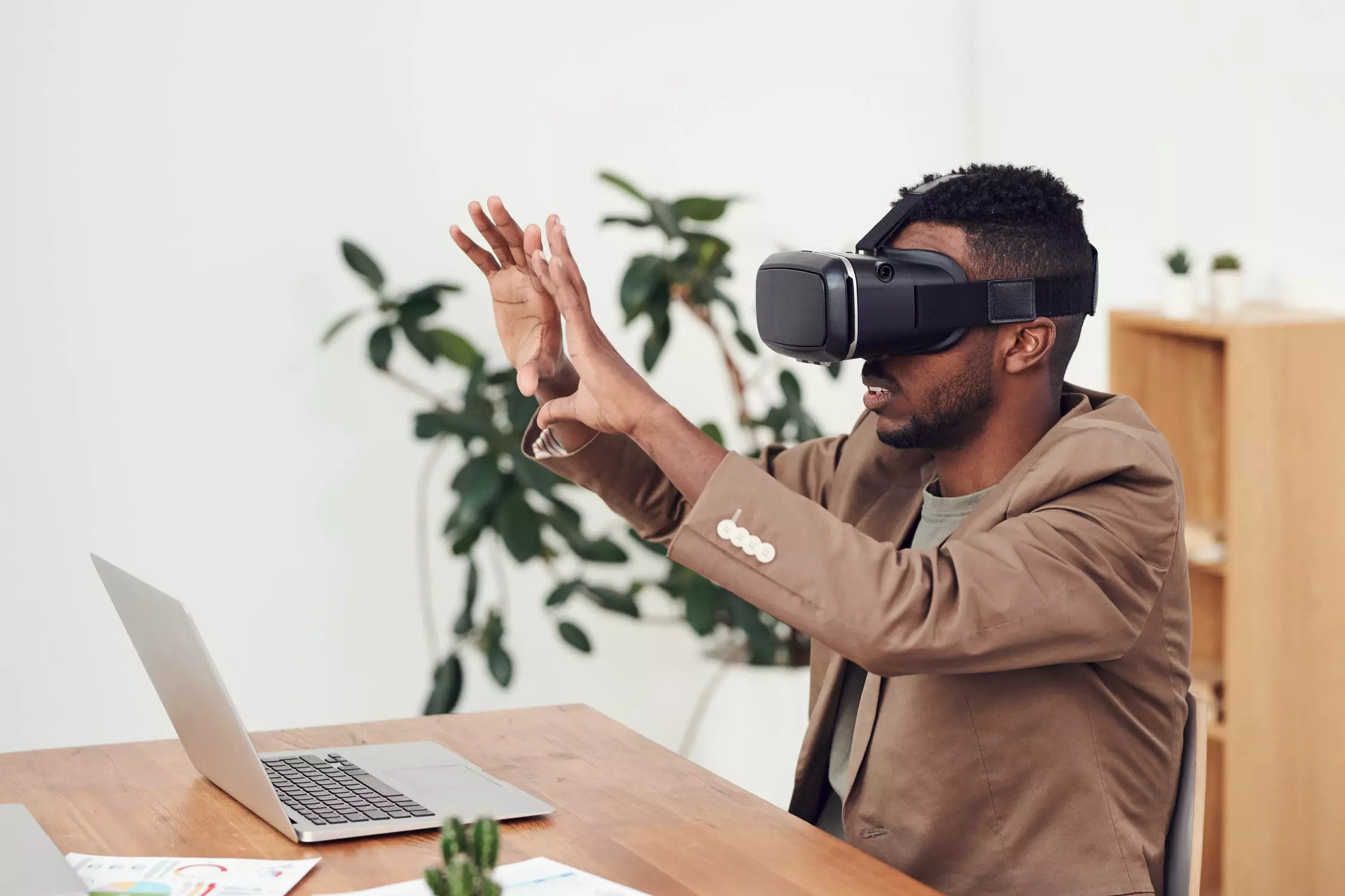 7 Ways Augmented Reality, Robotics and Virtual Reality Can Work Together